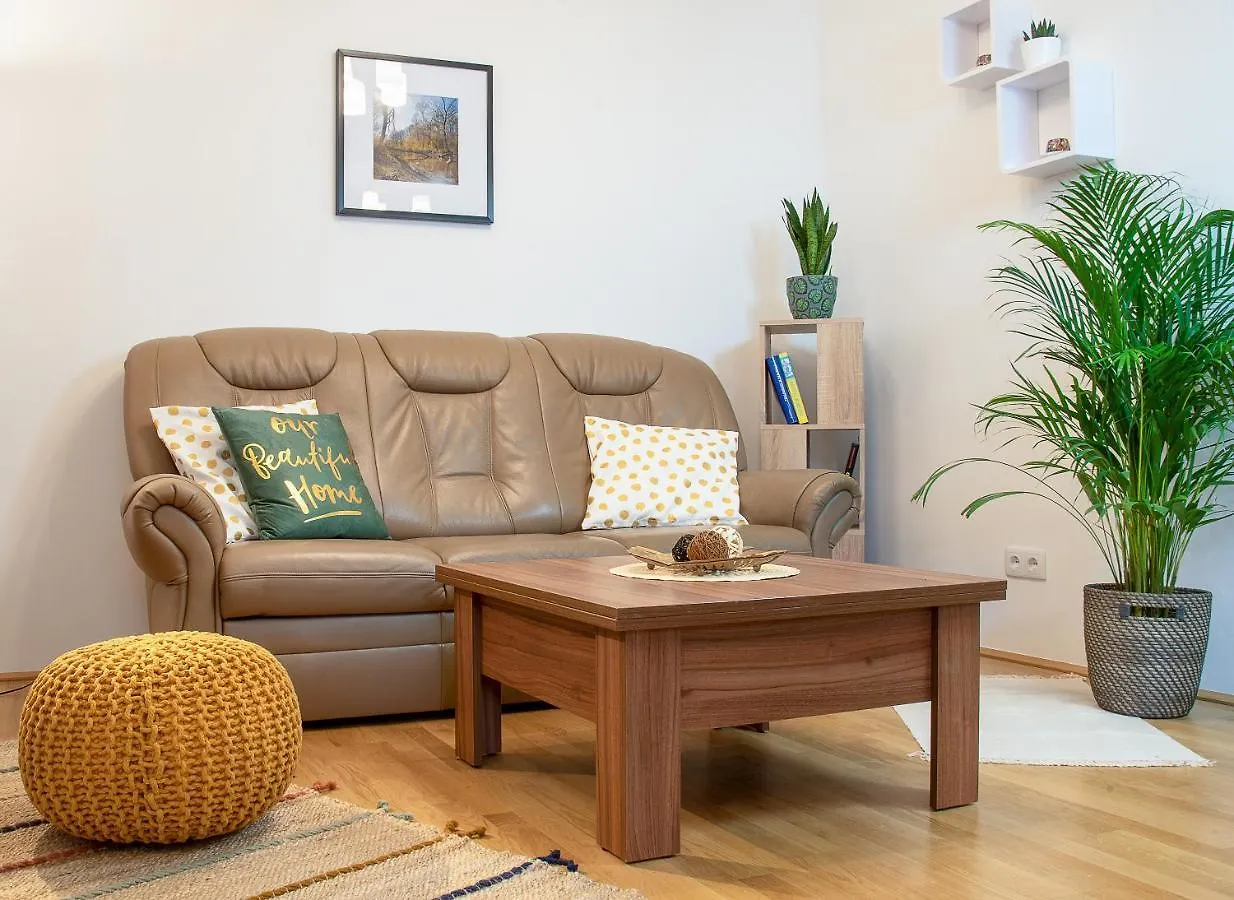 Green Oasis Apartment וינה
