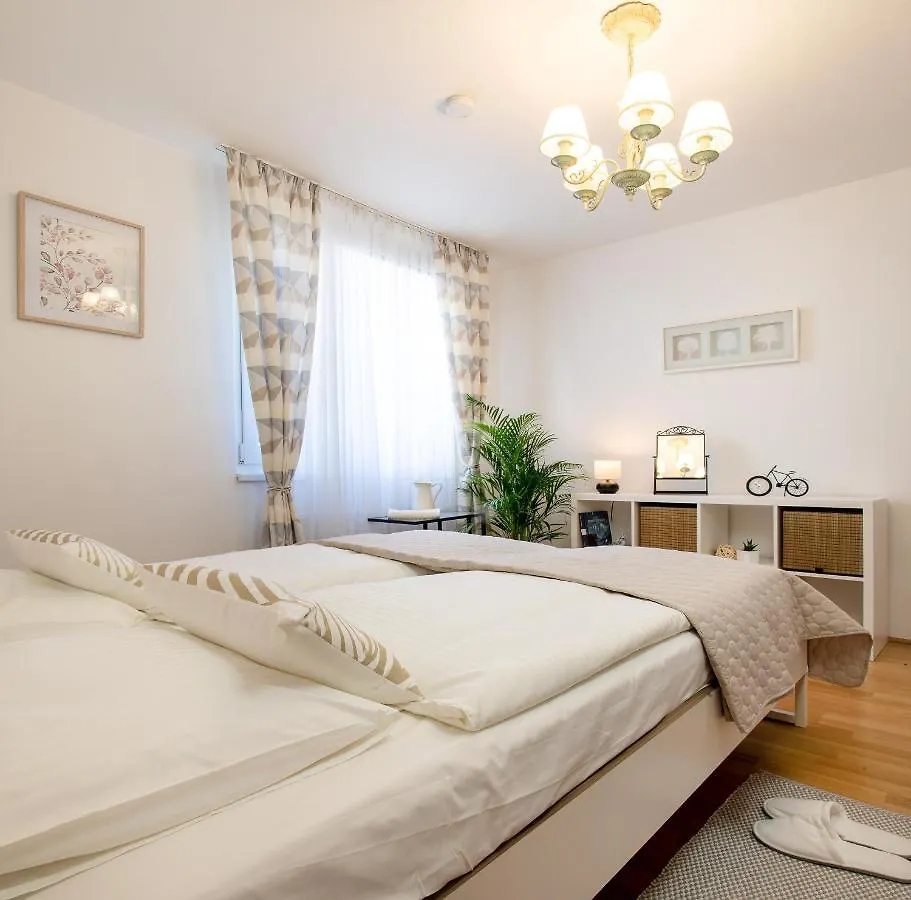 Green Oasis Apartment וינה
