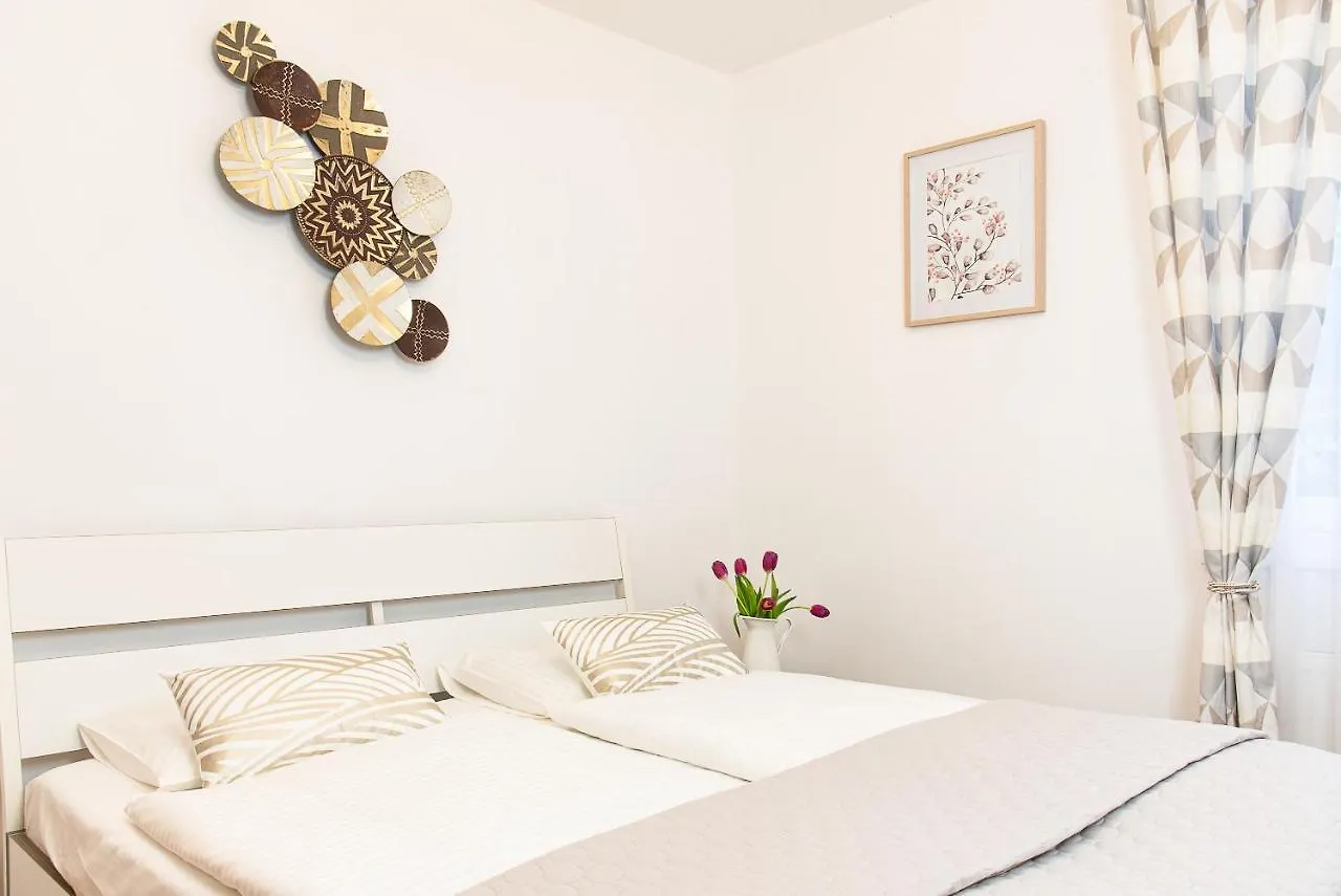 Green Oasis Apartment וינה