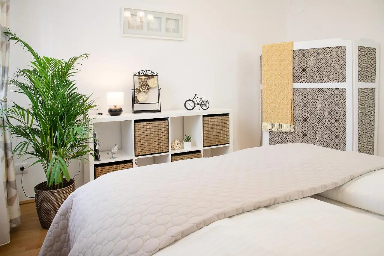 Green Oasis Apartment וינה